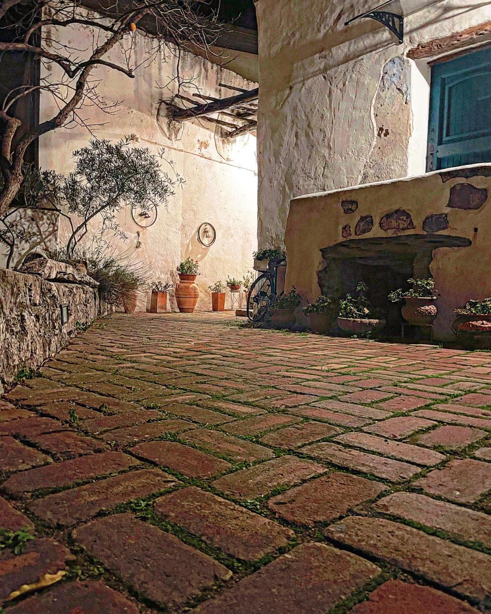 B&B Corte San Lussorio 奥列纳 外观 照片